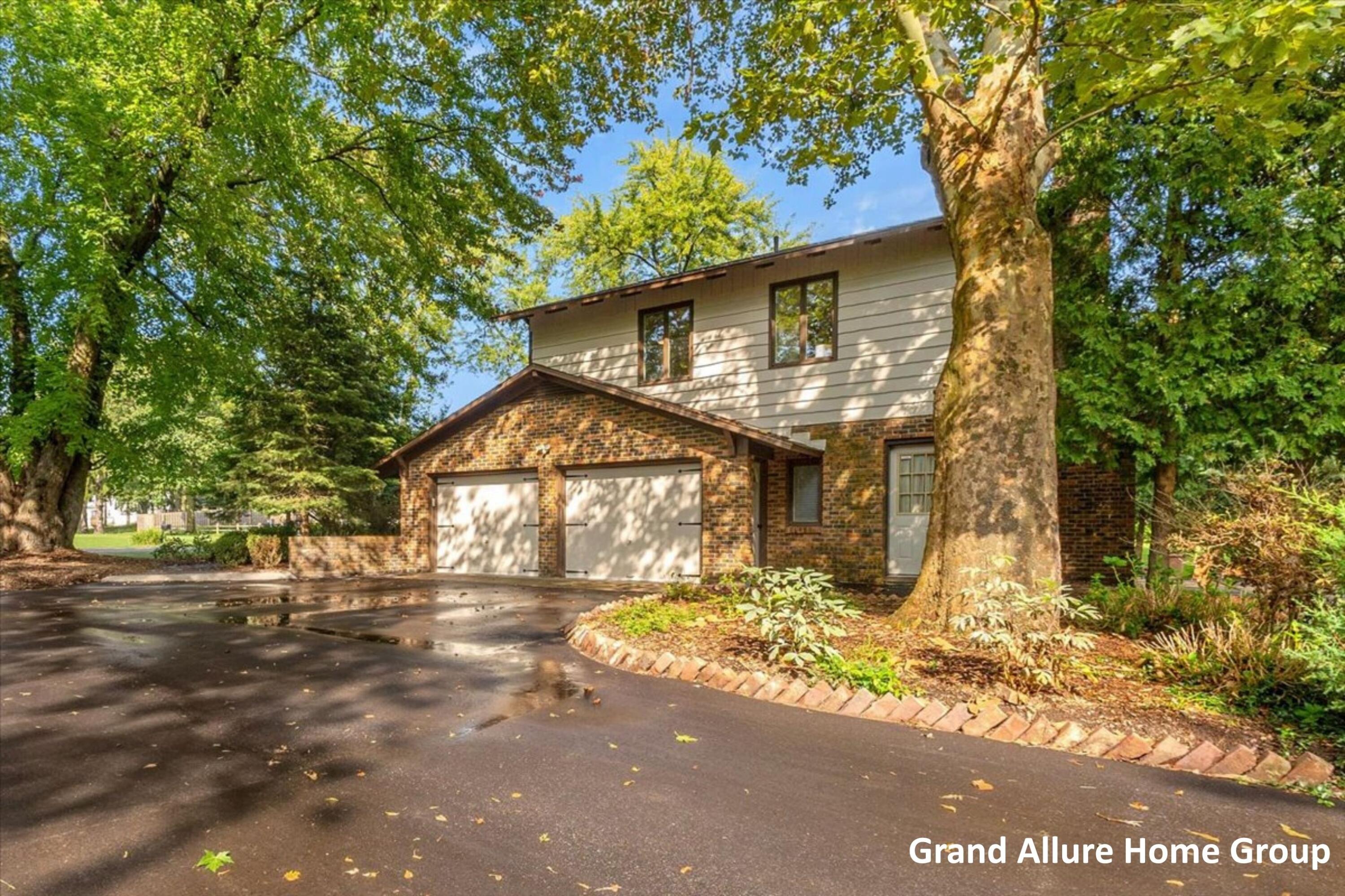 2850 Burritt Street NW Grand Rapids MI 49504