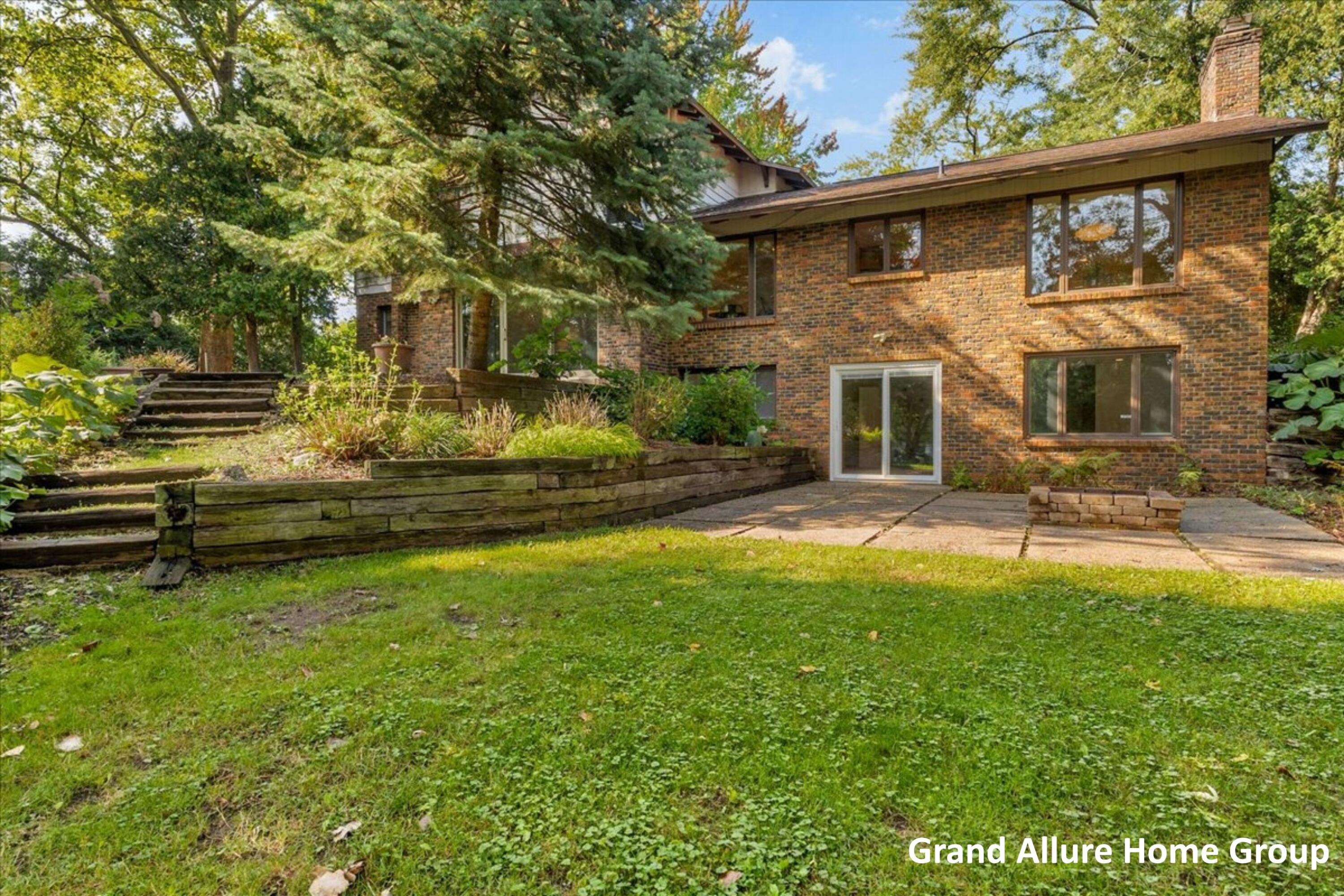 2850 Burritt Street NW Grand Rapids MI 49504