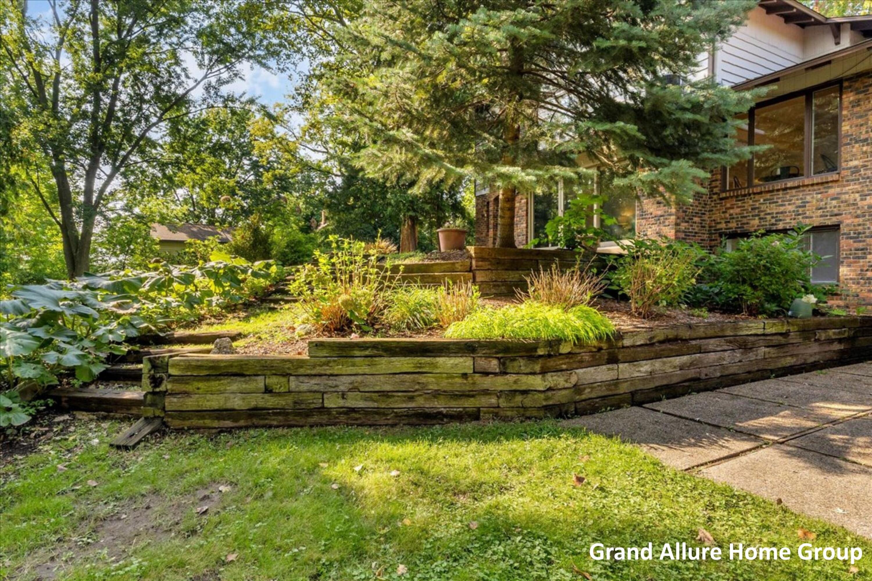 2850 Burritt Street NW Grand Rapids MI 49504