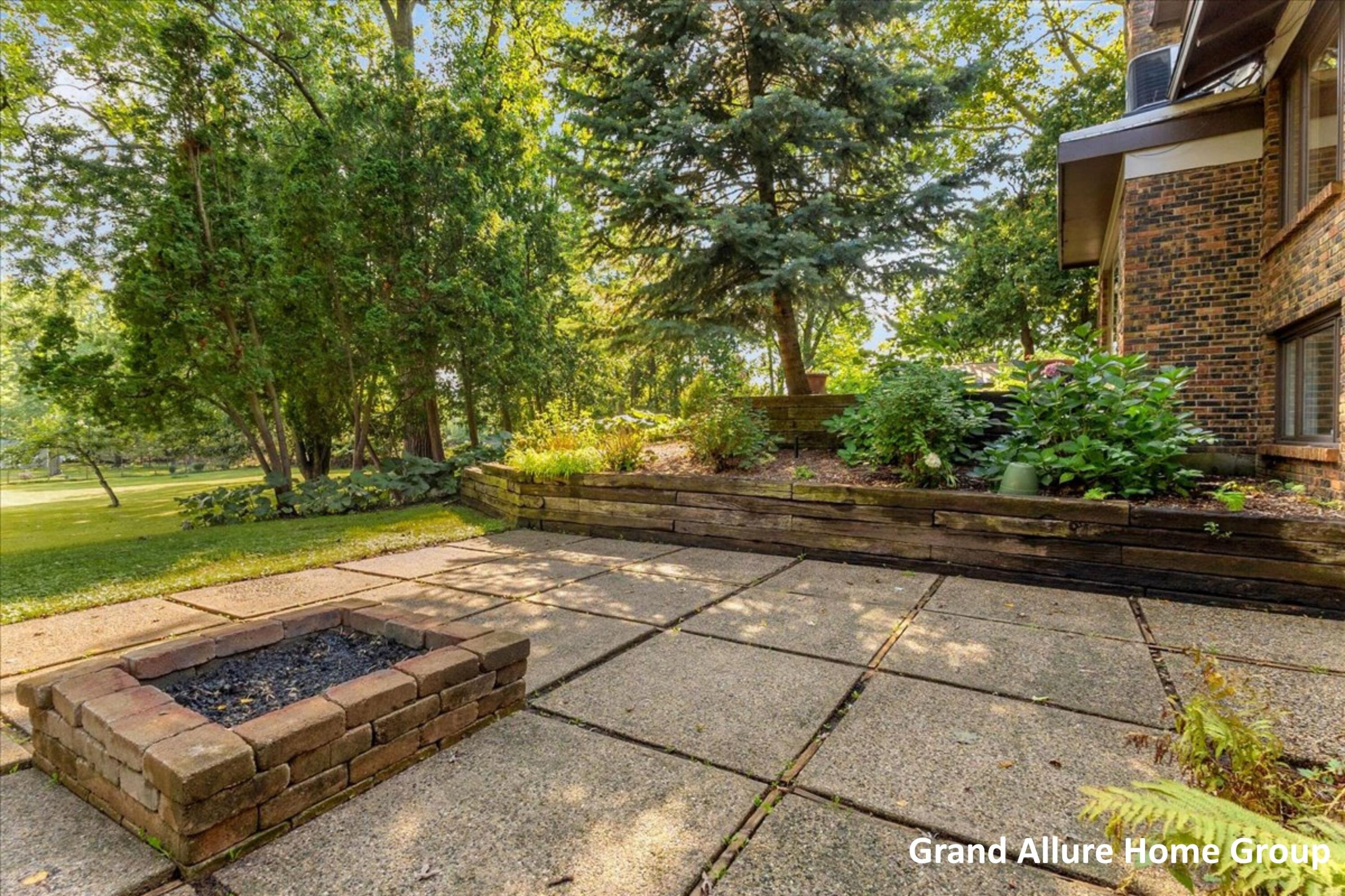 2850 Burritt Street NW Grand Rapids MI 49504