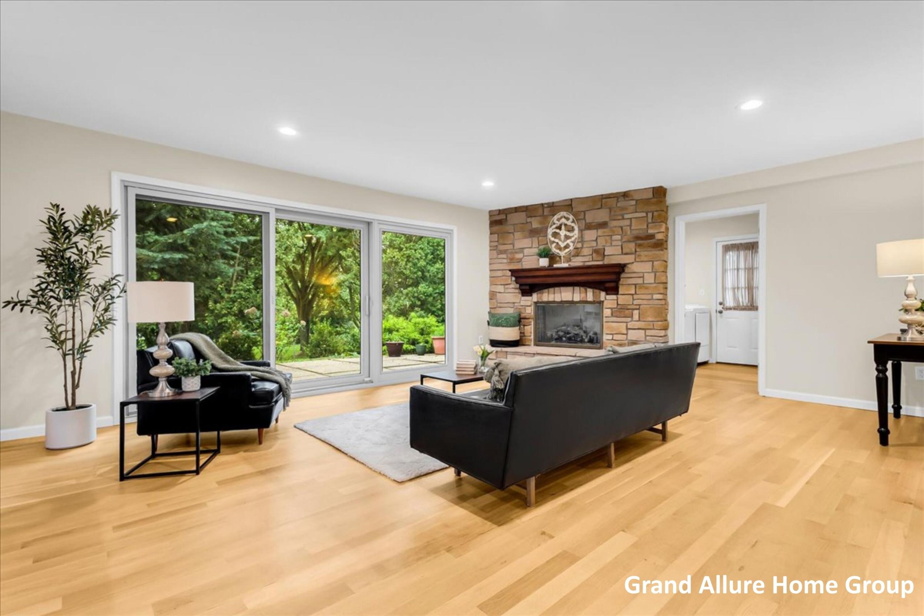 2850 Burritt Street NW Grand Rapids MI 49504