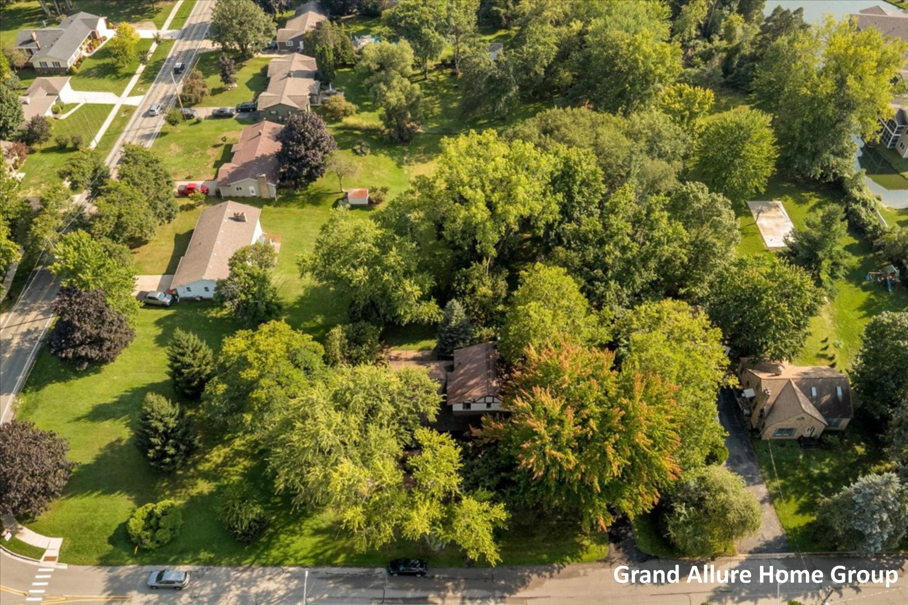 2850 Burritt Street NW Grand Rapids MI 49504