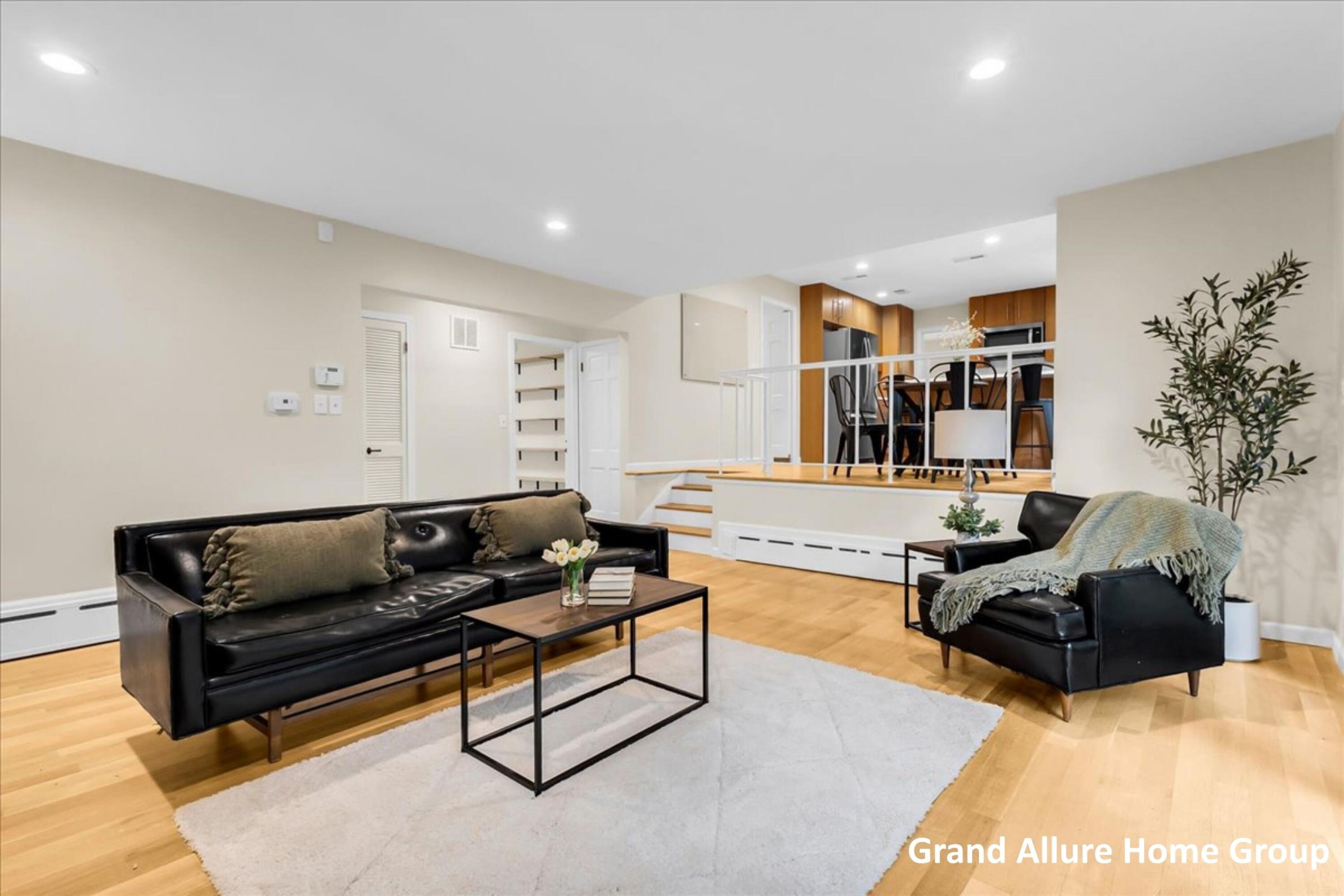 2850 Burritt Street NW Grand Rapids MI 49504