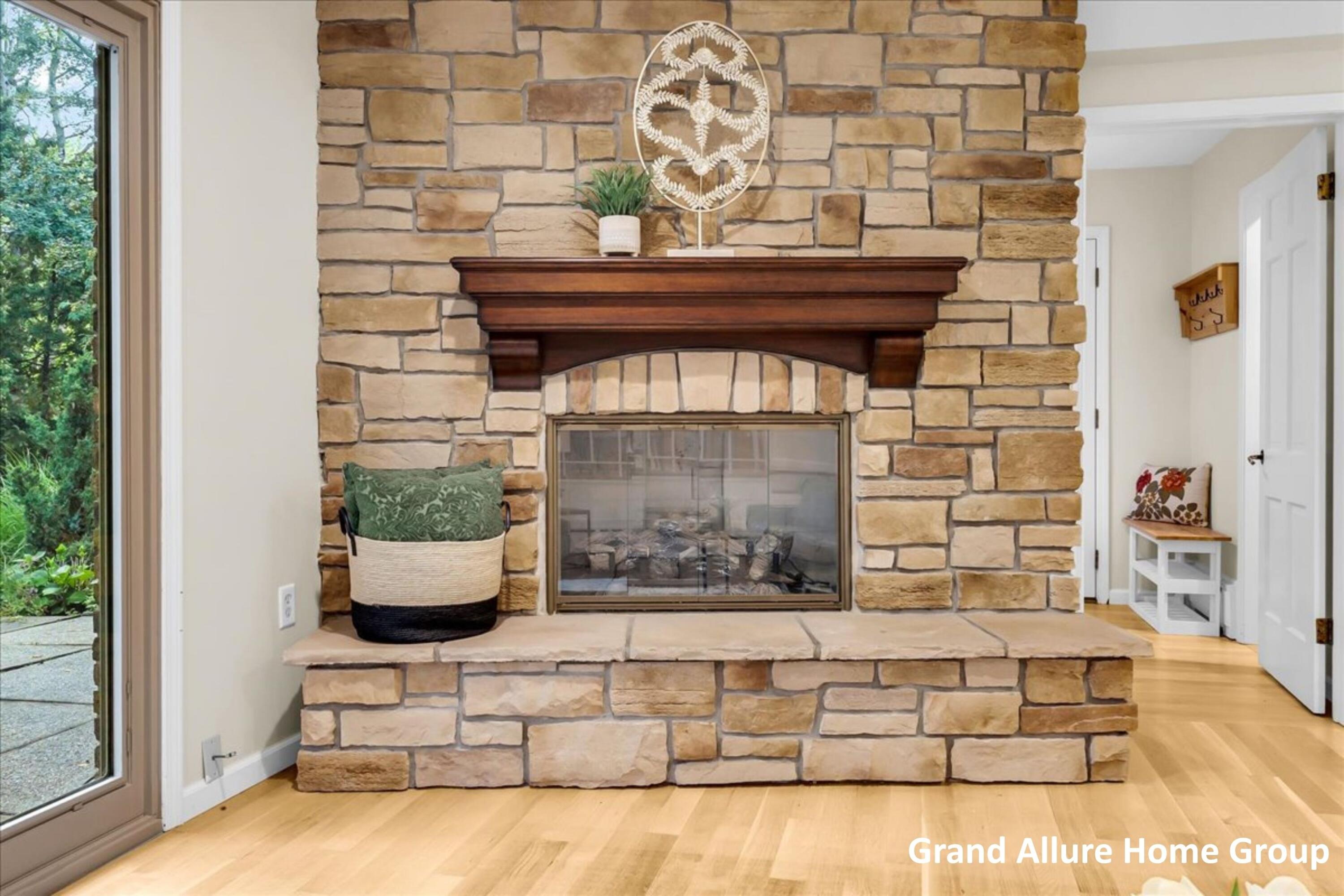 2850 Burritt Street NW Grand Rapids MI 49504