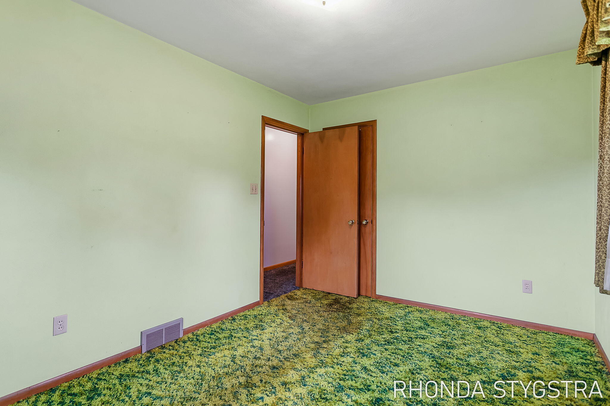 10687 Riley Street Zeeland MI 49464