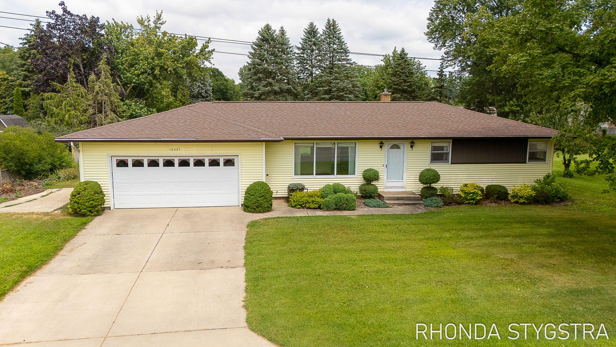 10687 Riley Street Zeeland MI 49464