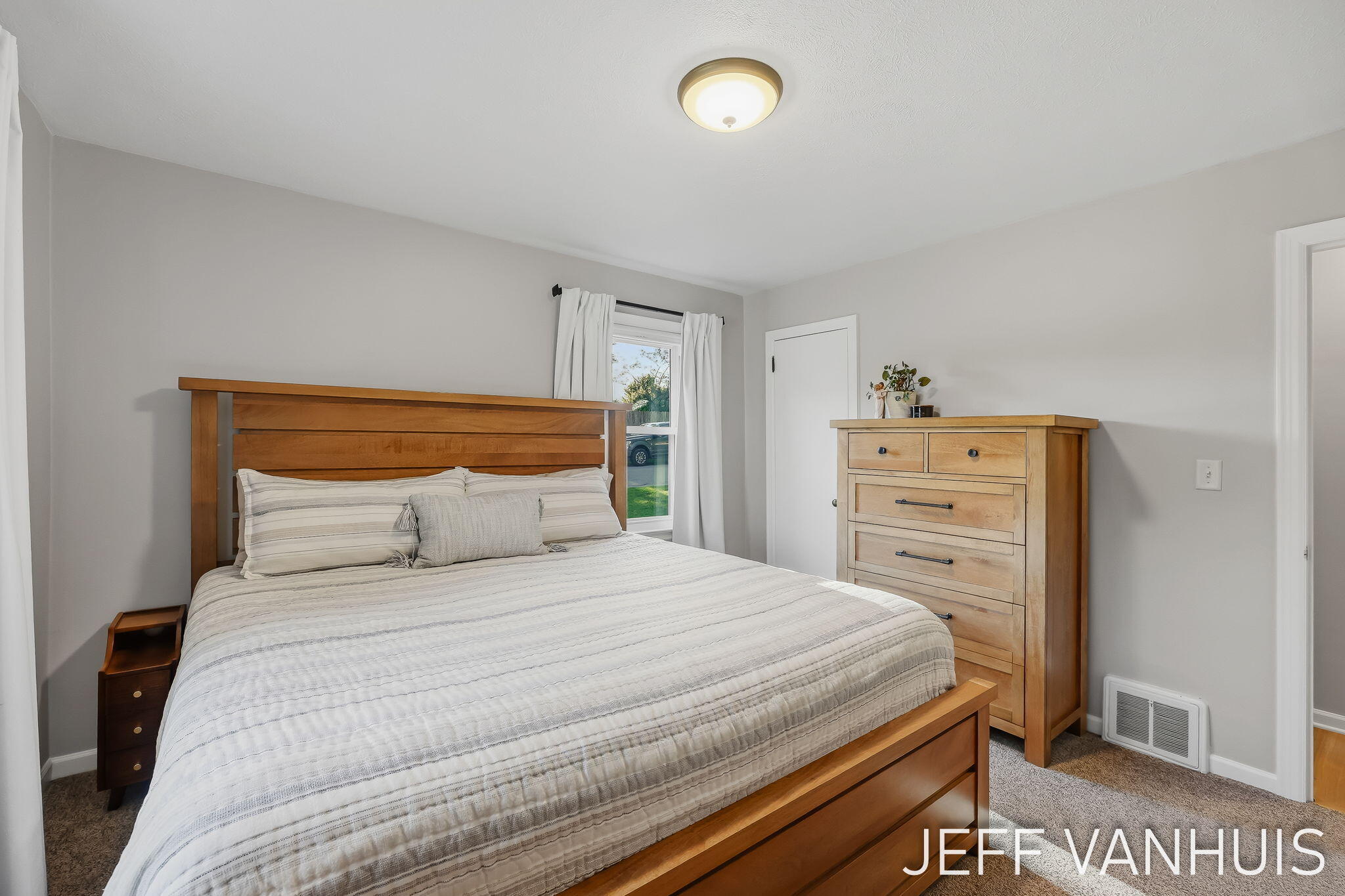 1270 Cedar Street NE Grand Rapids MI 49503