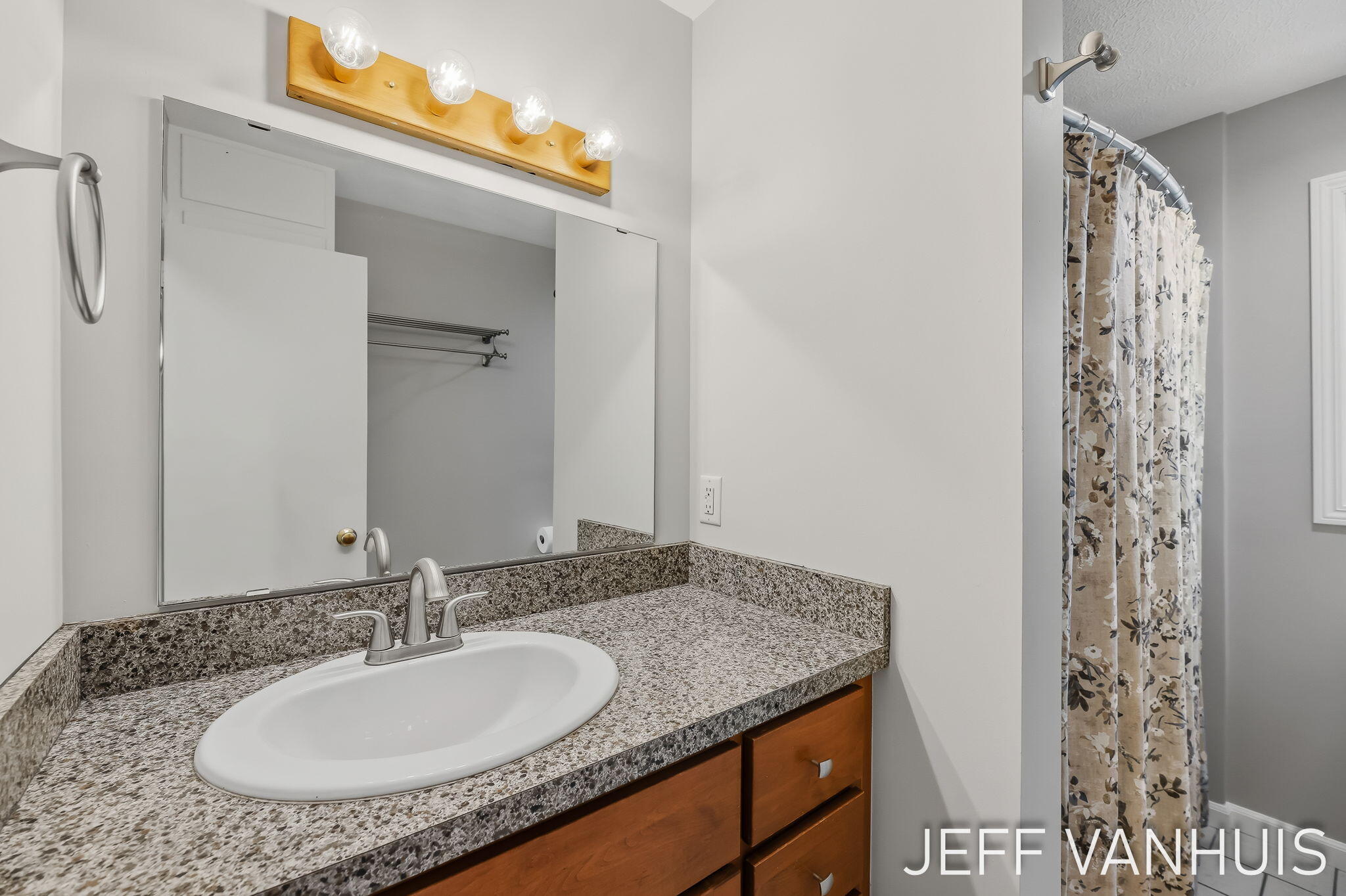 1270 Cedar Street NE Grand Rapids MI 49503