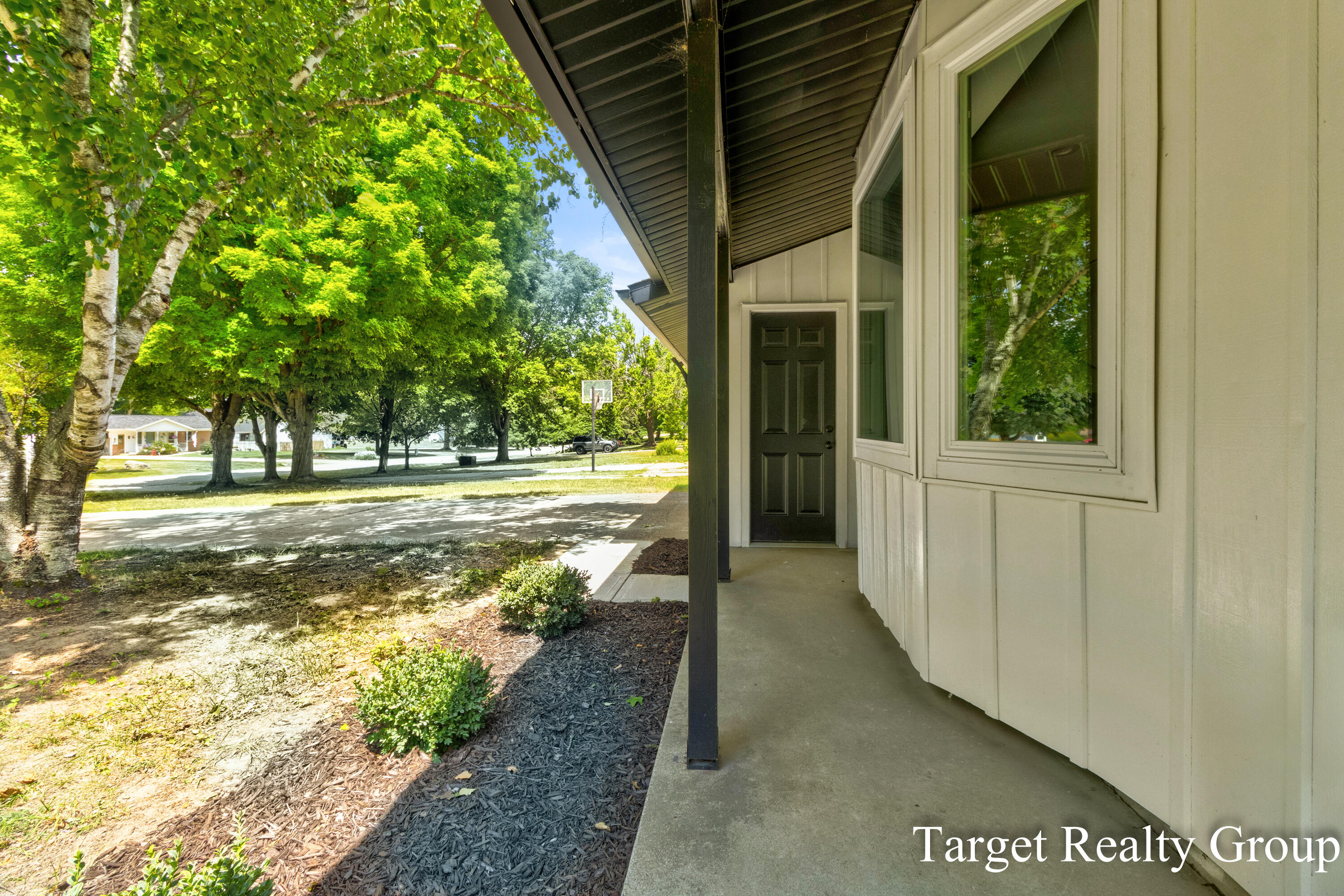 11648 Woodgate Drive NW Grand Rapids MI 49534