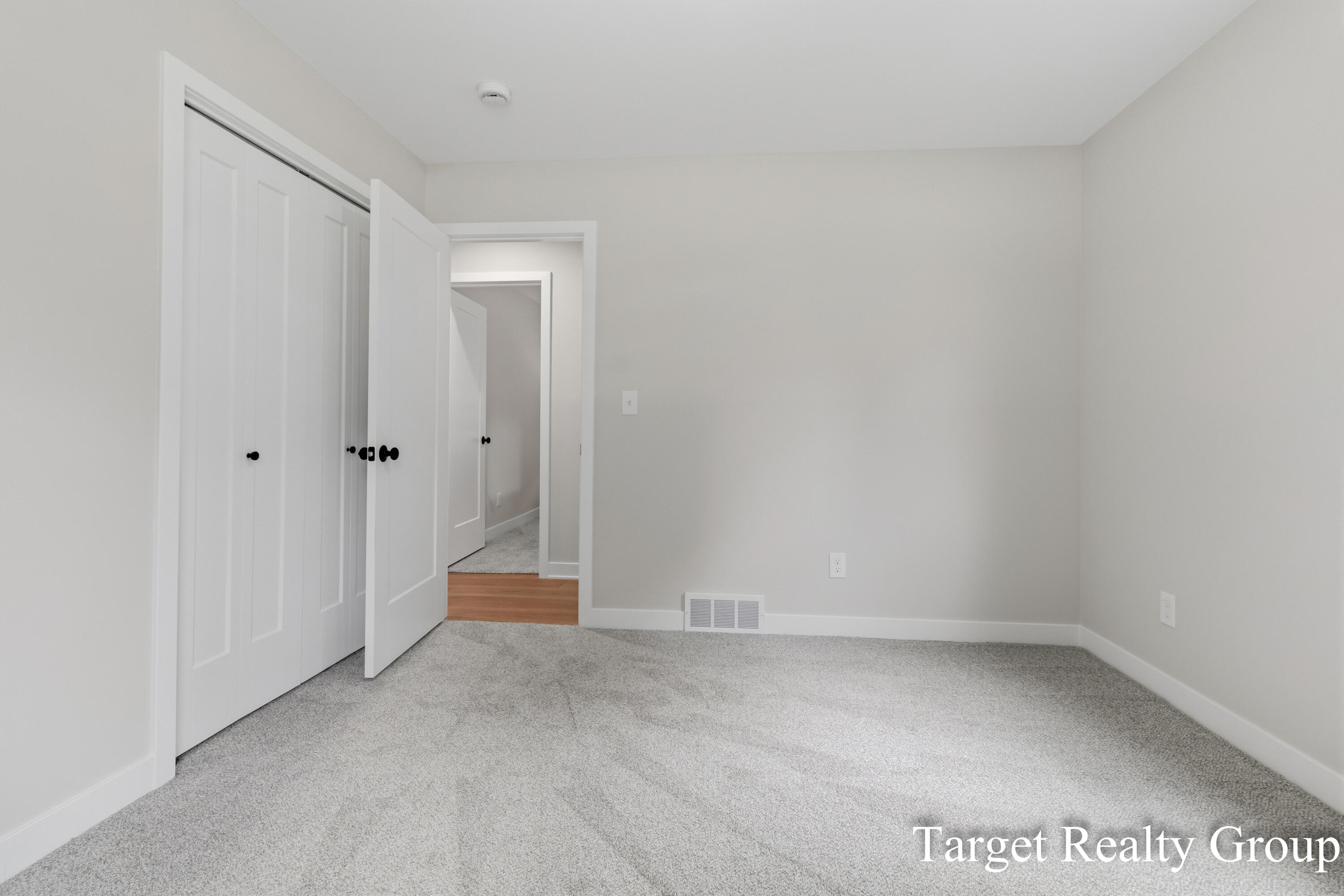 11648 Woodgate Drive NW Grand Rapids MI 49534