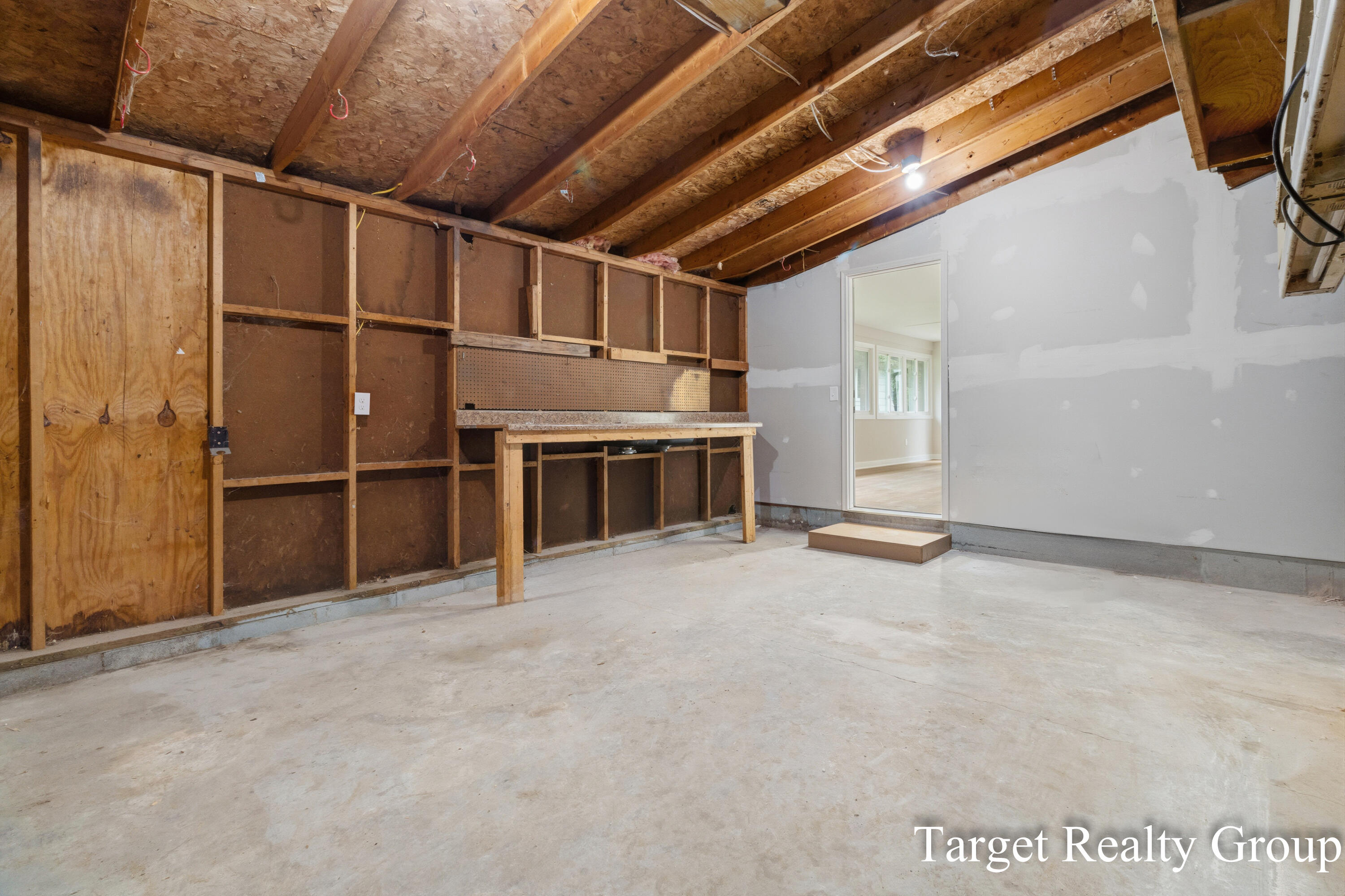 11648 Woodgate Drive NW Grand Rapids MI 49534