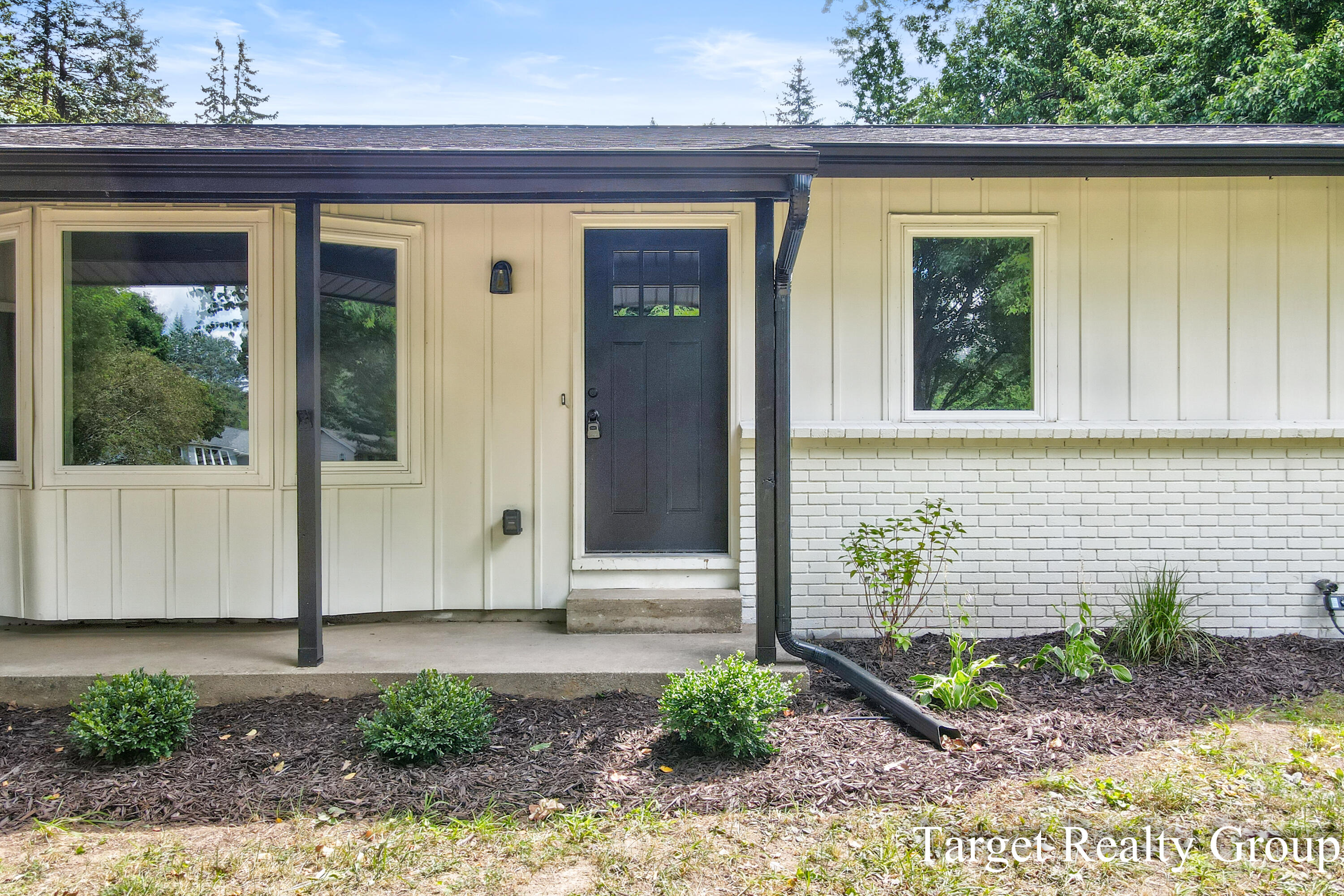 11648 Woodgate Drive NW Grand Rapids MI 49534