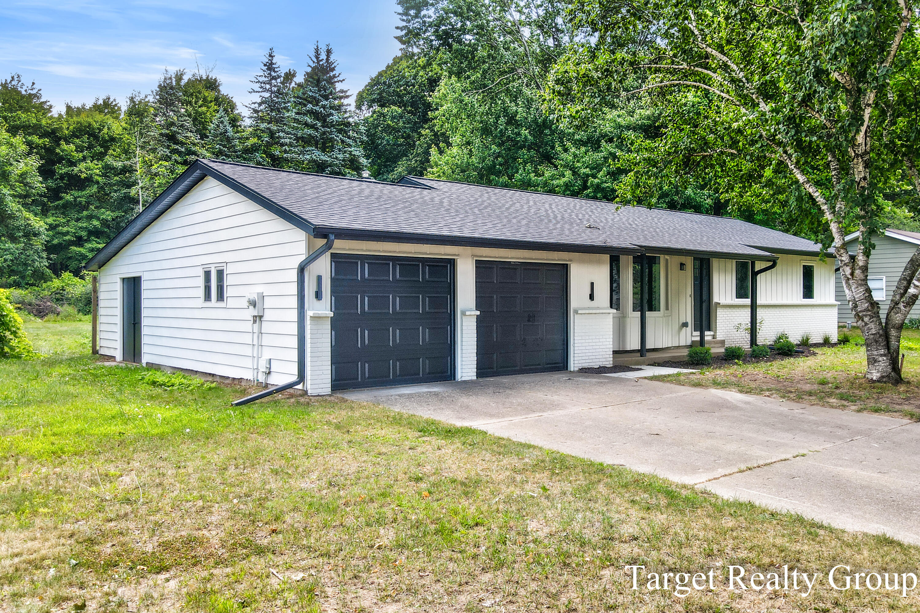 11648 Woodgate Drive NW Grand Rapids MI 49534
