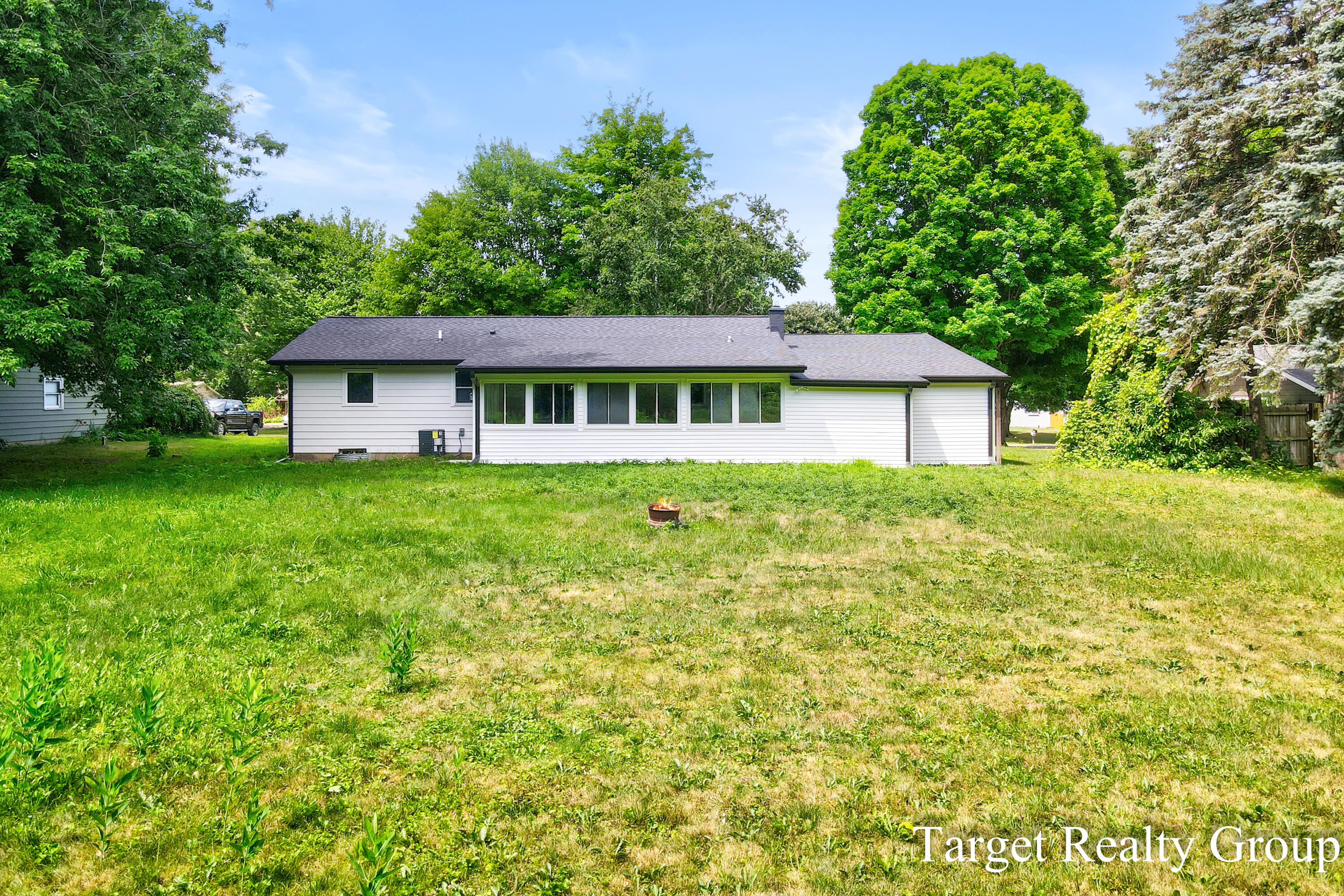 11648 Woodgate Drive NW Grand Rapids MI 49534