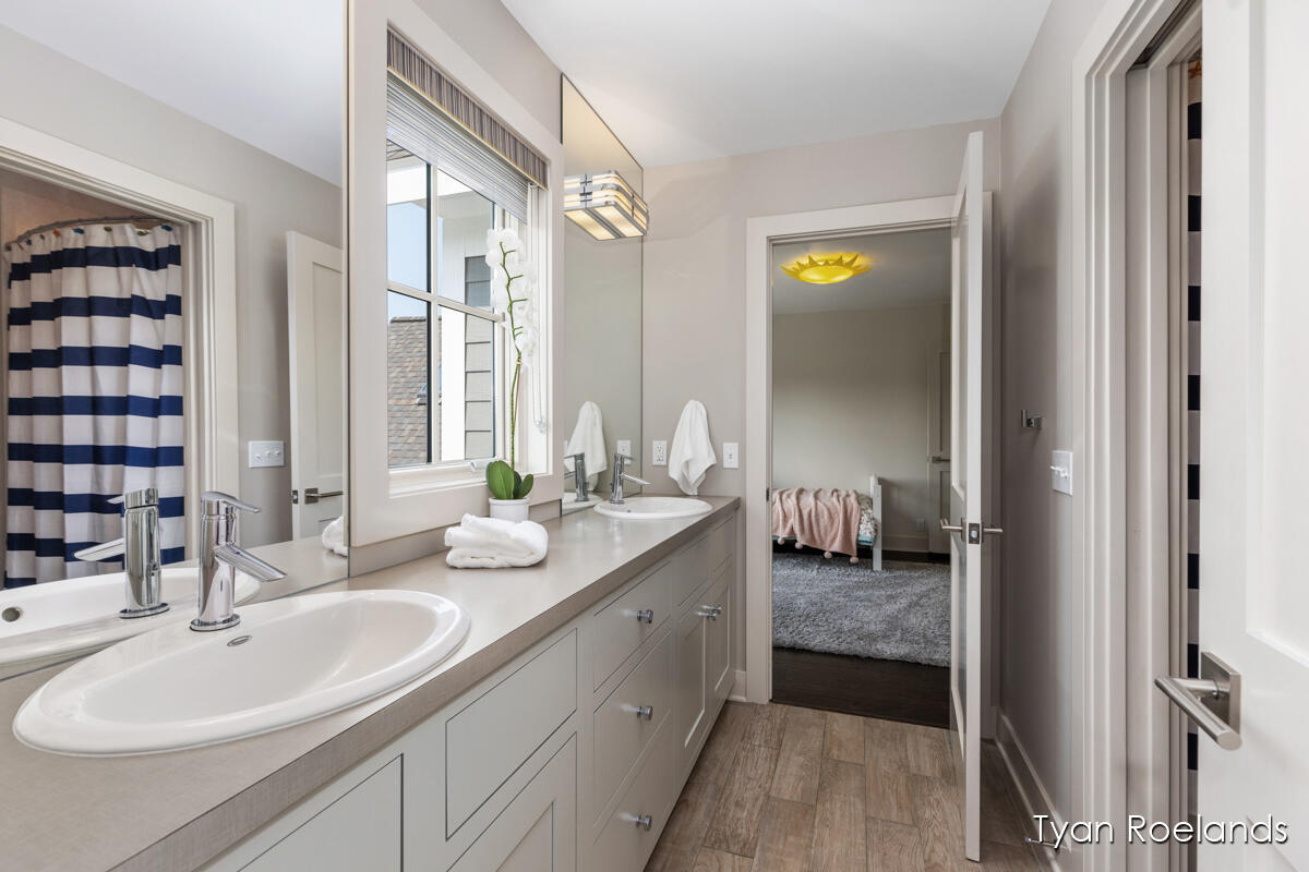 3757 Lake Birch Street NE Grand Rapids MI 49525