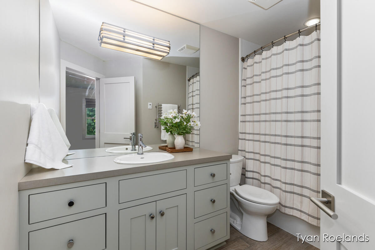 3757 Lake Birch Street NE Grand Rapids MI 49525