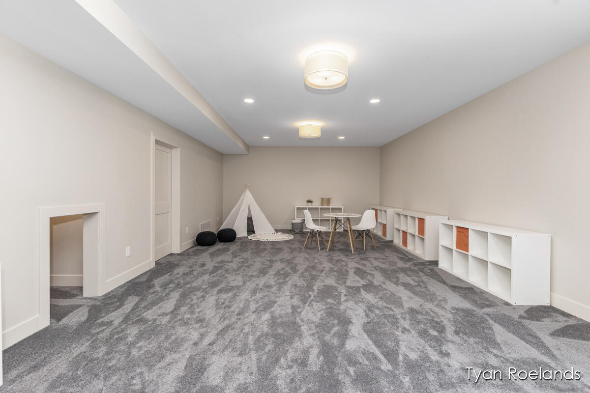 3757 Lake Birch Street NE Grand Rapids MI 49525