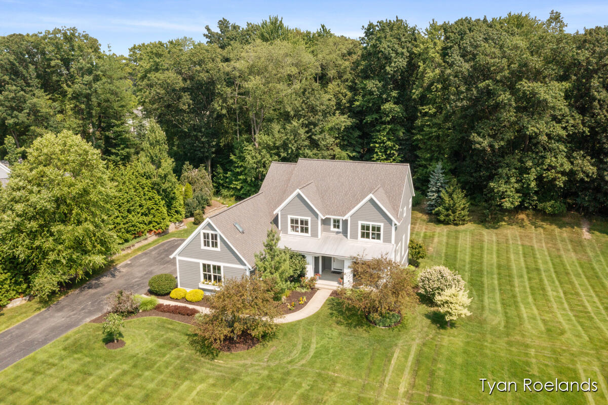 3757 Lake Birch Street NE Grand Rapids MI 49525