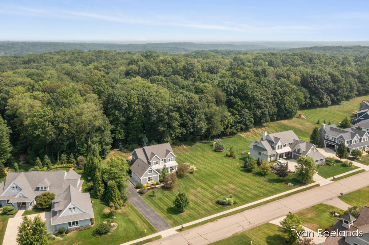 3757 Lake Birch Street NE Grand Rapids MI 49525