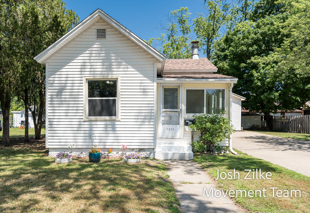 1215 Columbus Avenue Grand Haven MI 49417