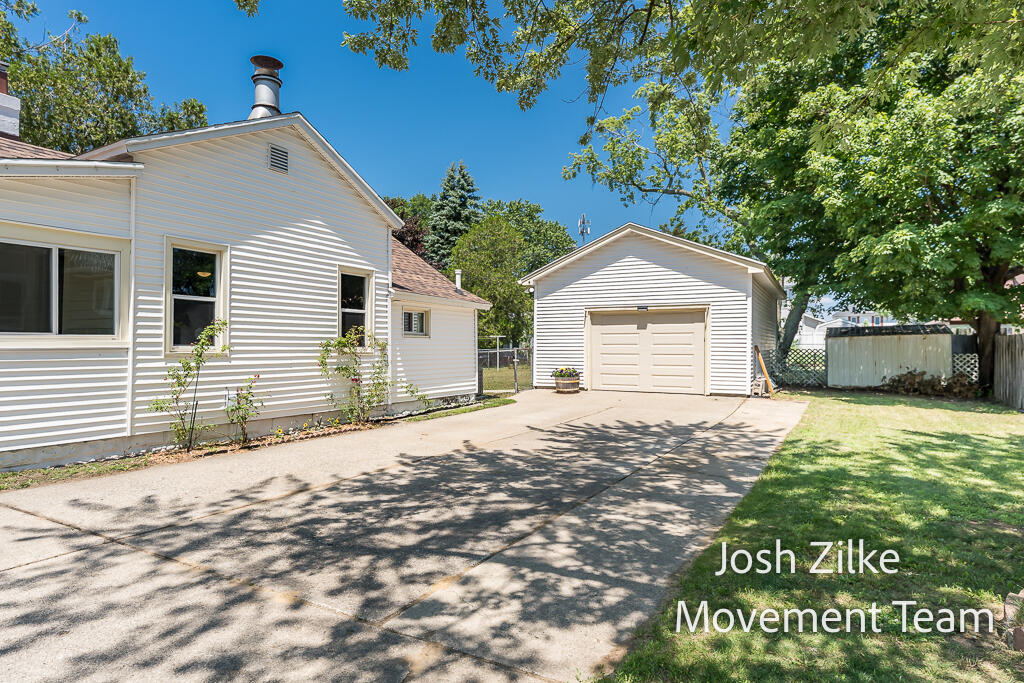 1215 Columbus Avenue Grand Haven MI 49417