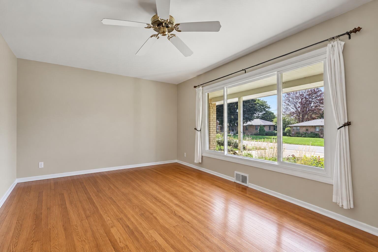 252 Edison Park Avenue NW Grand Rapids MI 49504