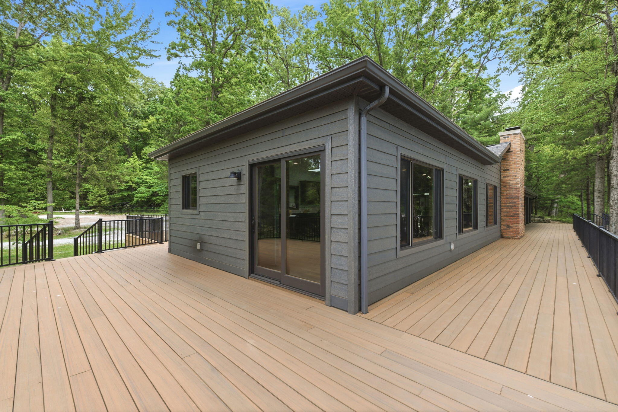 27661 Pine Lake Street Edwardsburg MI 49112