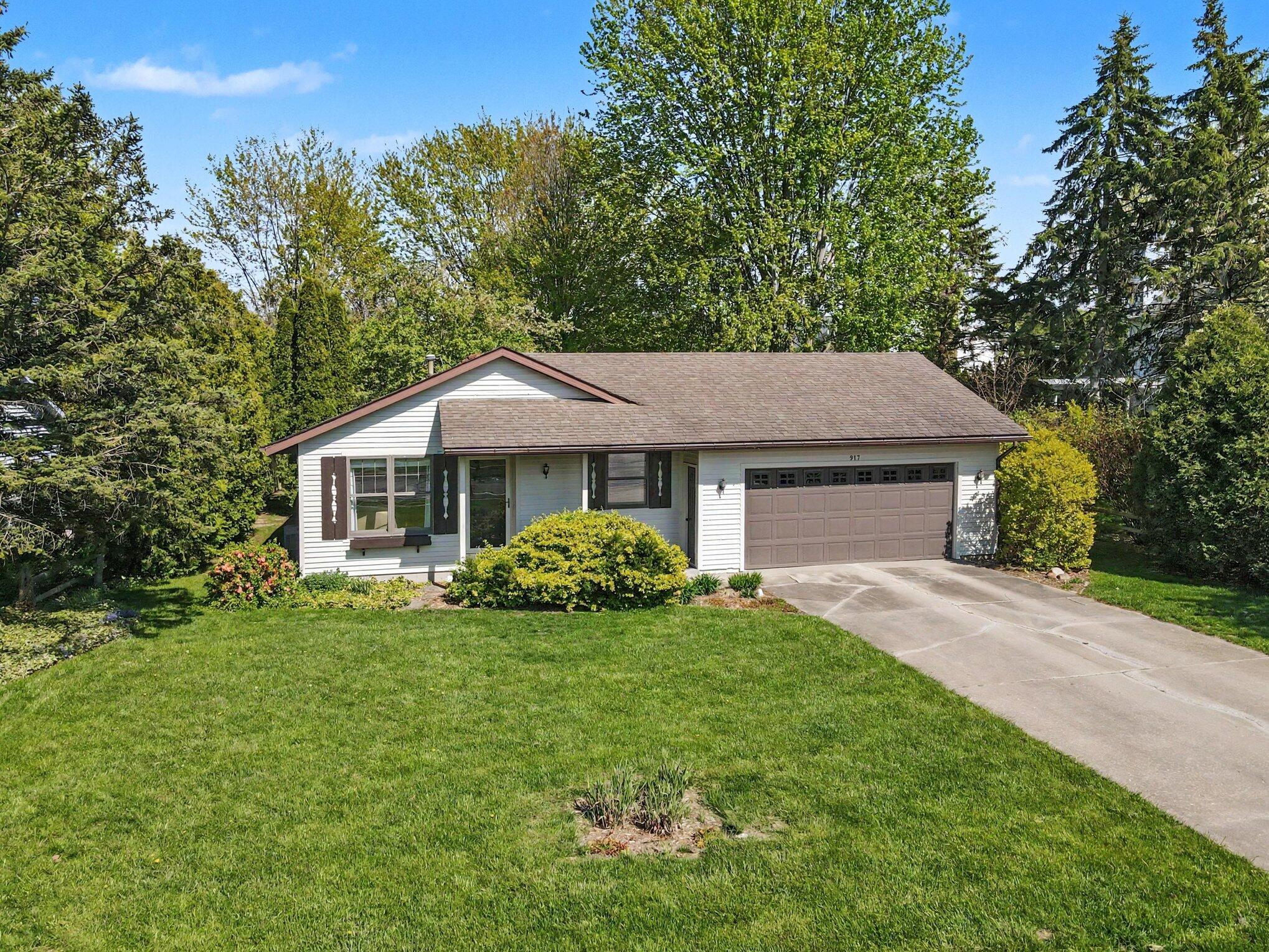 917 Ottawa Avenue Holland MI 49423