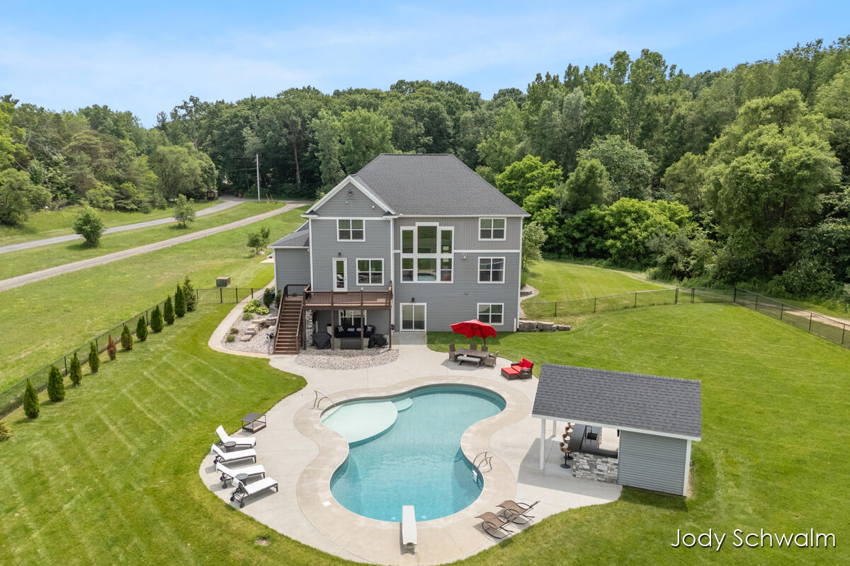 3619 12 Mile Road NE Rockford MI 49341