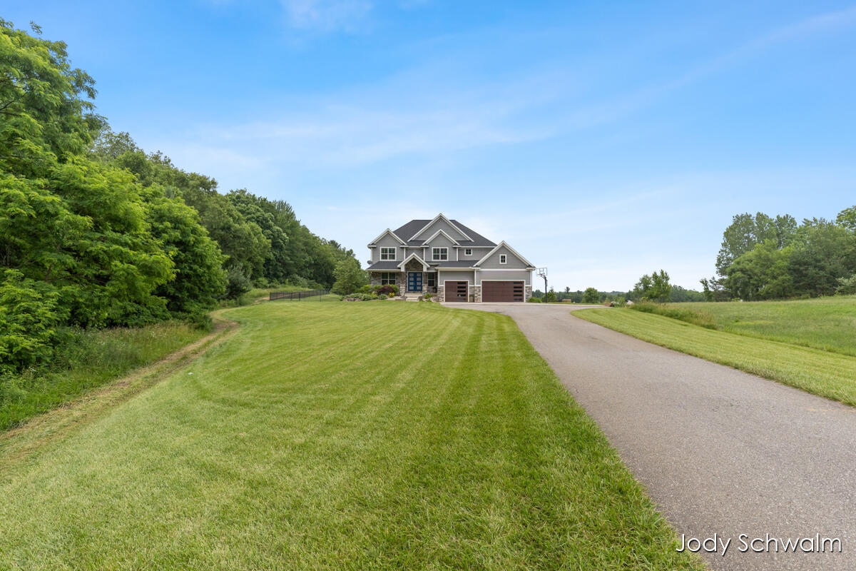 3619 12 Mile Road NE Rockford MI 49341