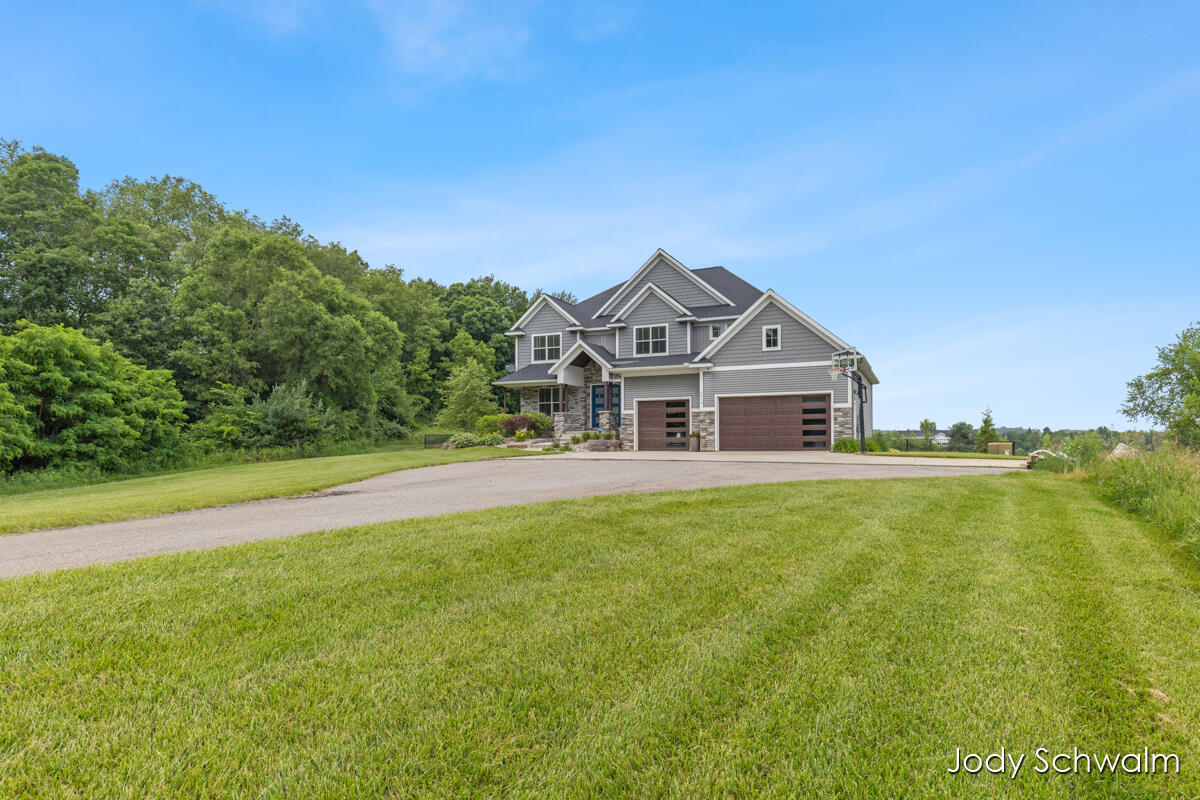 3619 12 Mile Road NE Rockford MI 49341