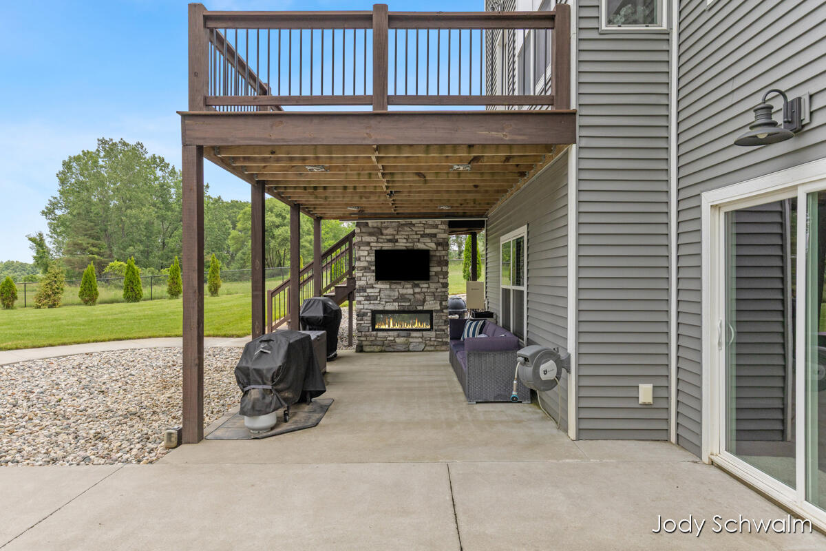 3619 12 Mile Road NE Rockford MI 49341