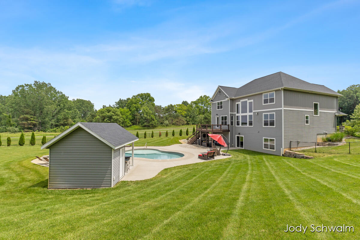 3619 12 Mile Road NE Rockford MI 49341