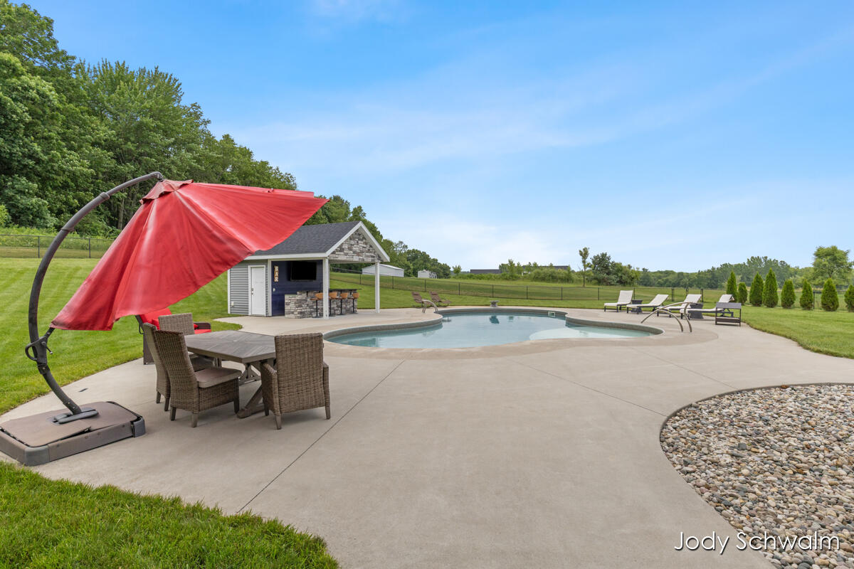 3619 12 Mile Road NE Rockford MI 49341