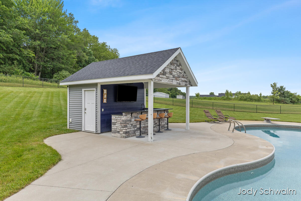 3619 12 Mile Road NE Rockford MI 49341