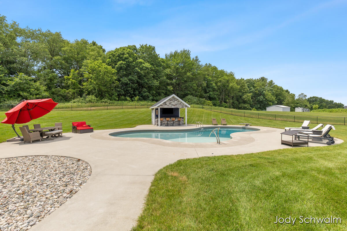 3619 12 Mile Road NE Rockford MI 49341
