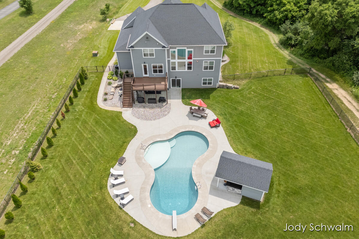 3619 12 Mile Road NE Rockford MI 49341