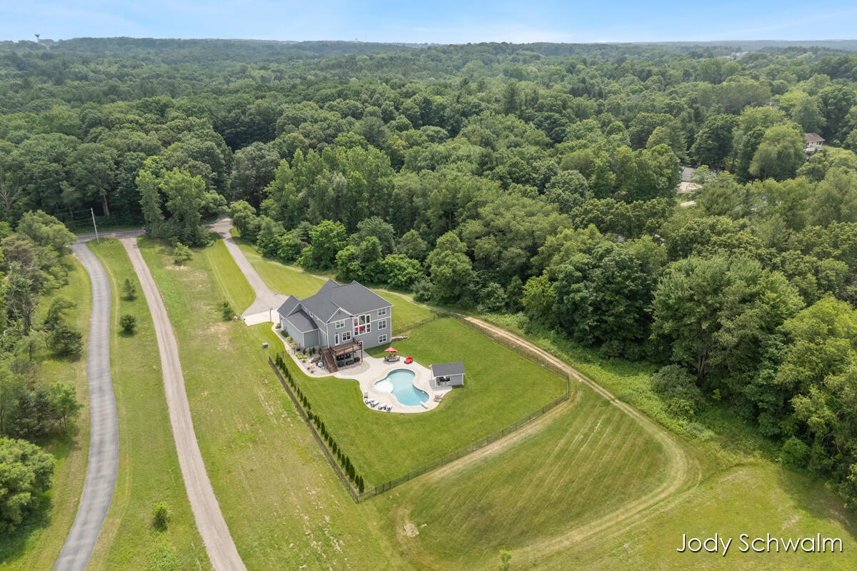 3619 12 Mile Road NE Rockford MI 49341
