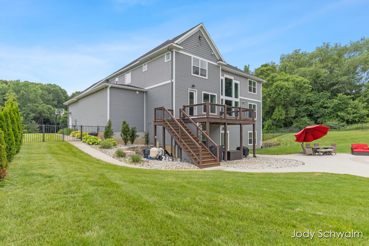 3619 12 Mile Road NE Rockford MI 49341