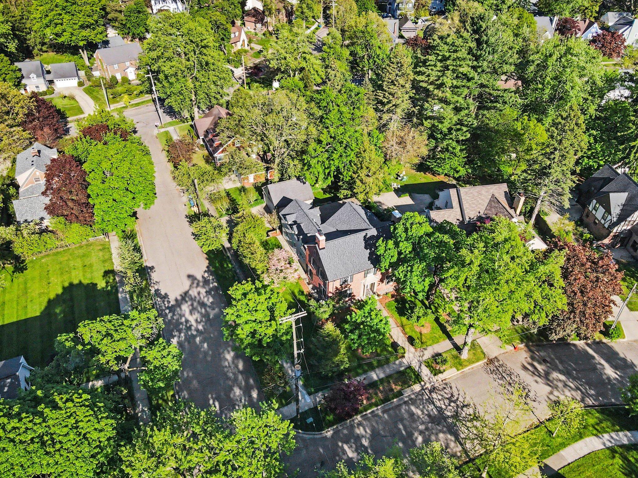 2203 Sheffield Drive Kalamazoo MI 49008