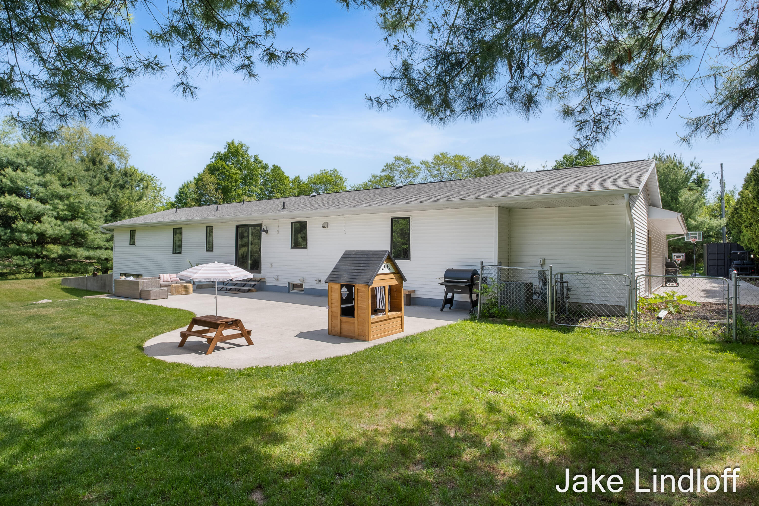 8855 Myers Lake Avenue NE Rockford MI 49341