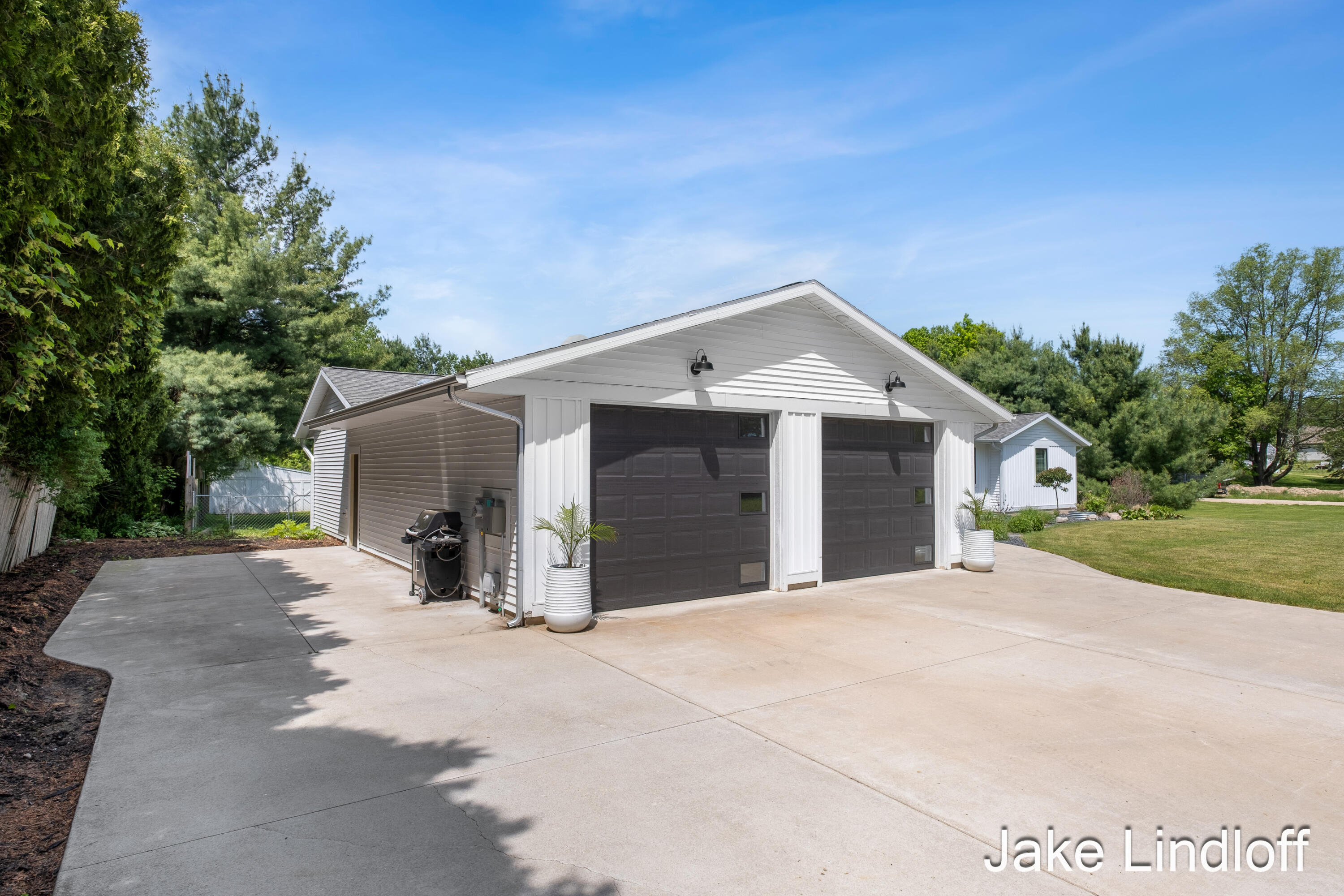 8855 Myers Lake Avenue NE Rockford MI 49341