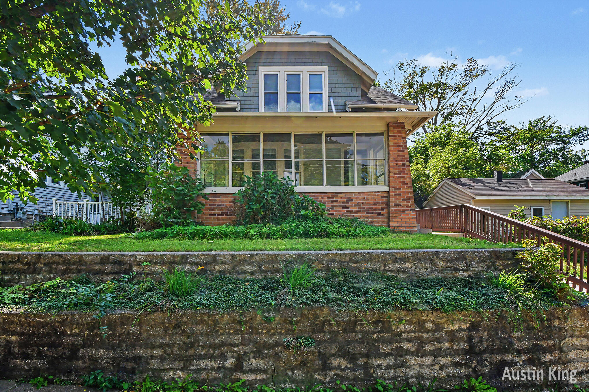 512 Curtis Street NE Grand Rapids MI 49505