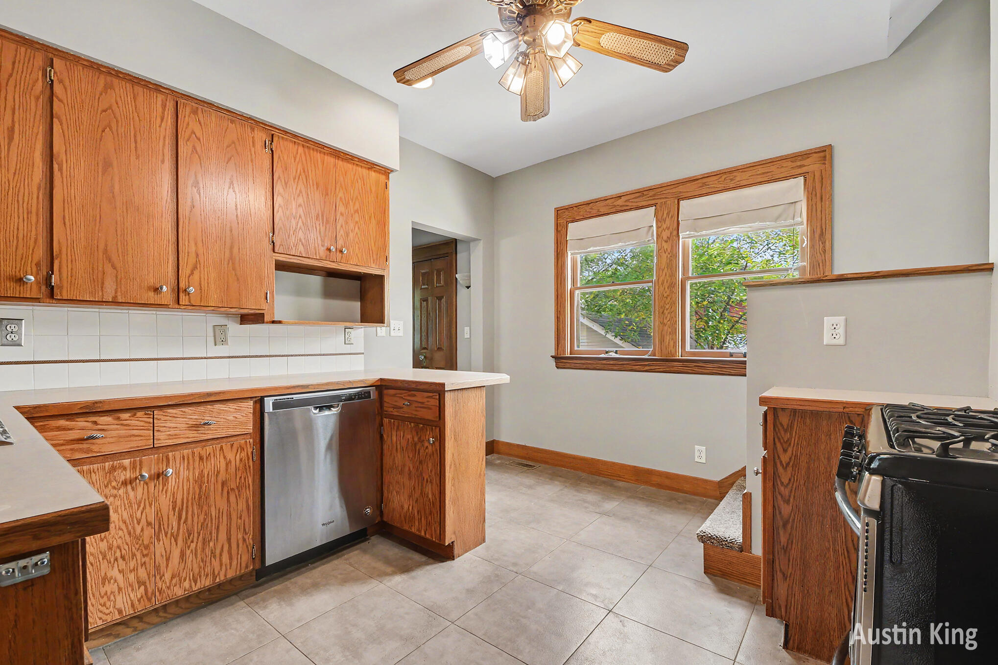 512 Curtis Street NE Grand Rapids MI 49505