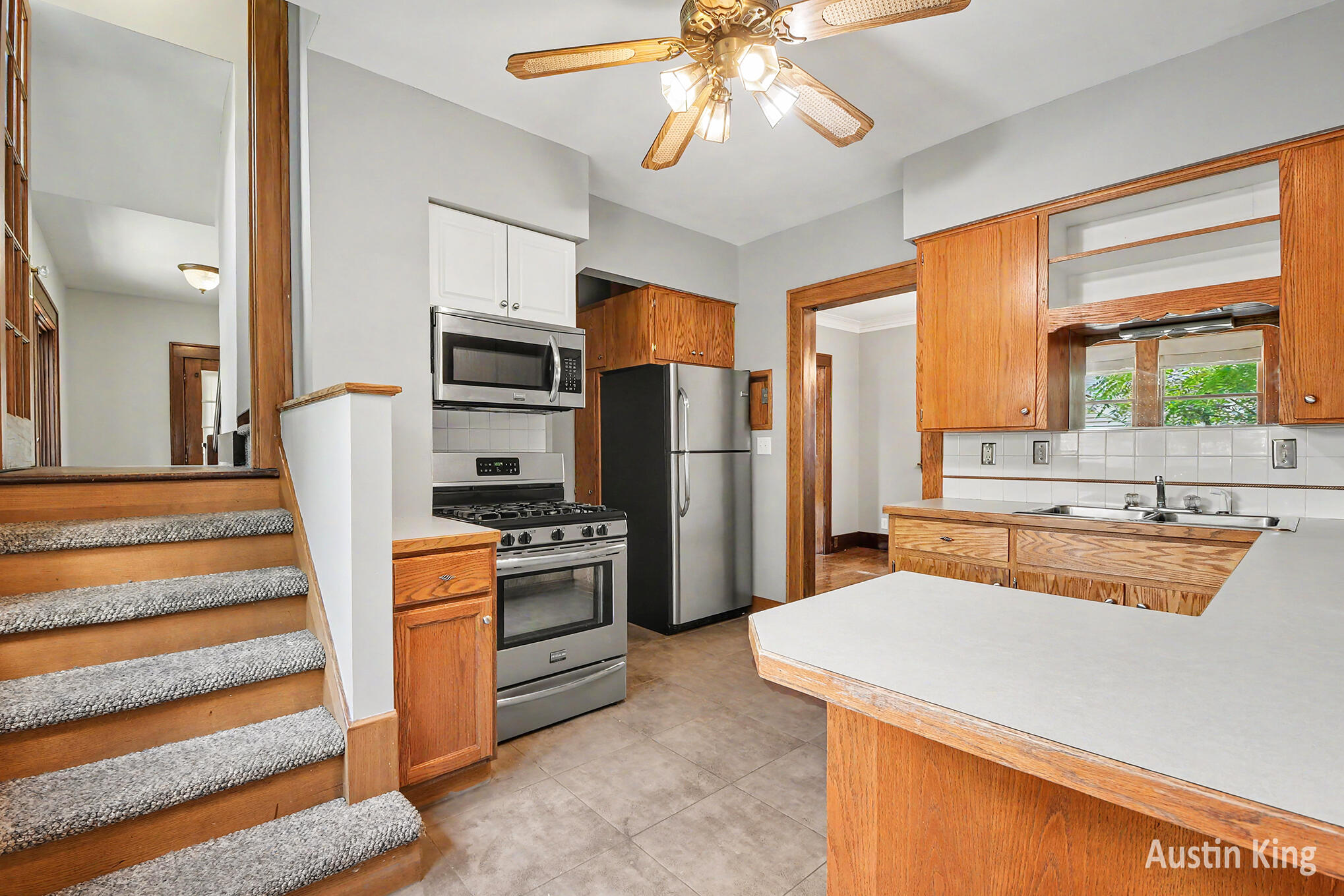 512 Curtis Street NE Grand Rapids MI 49505