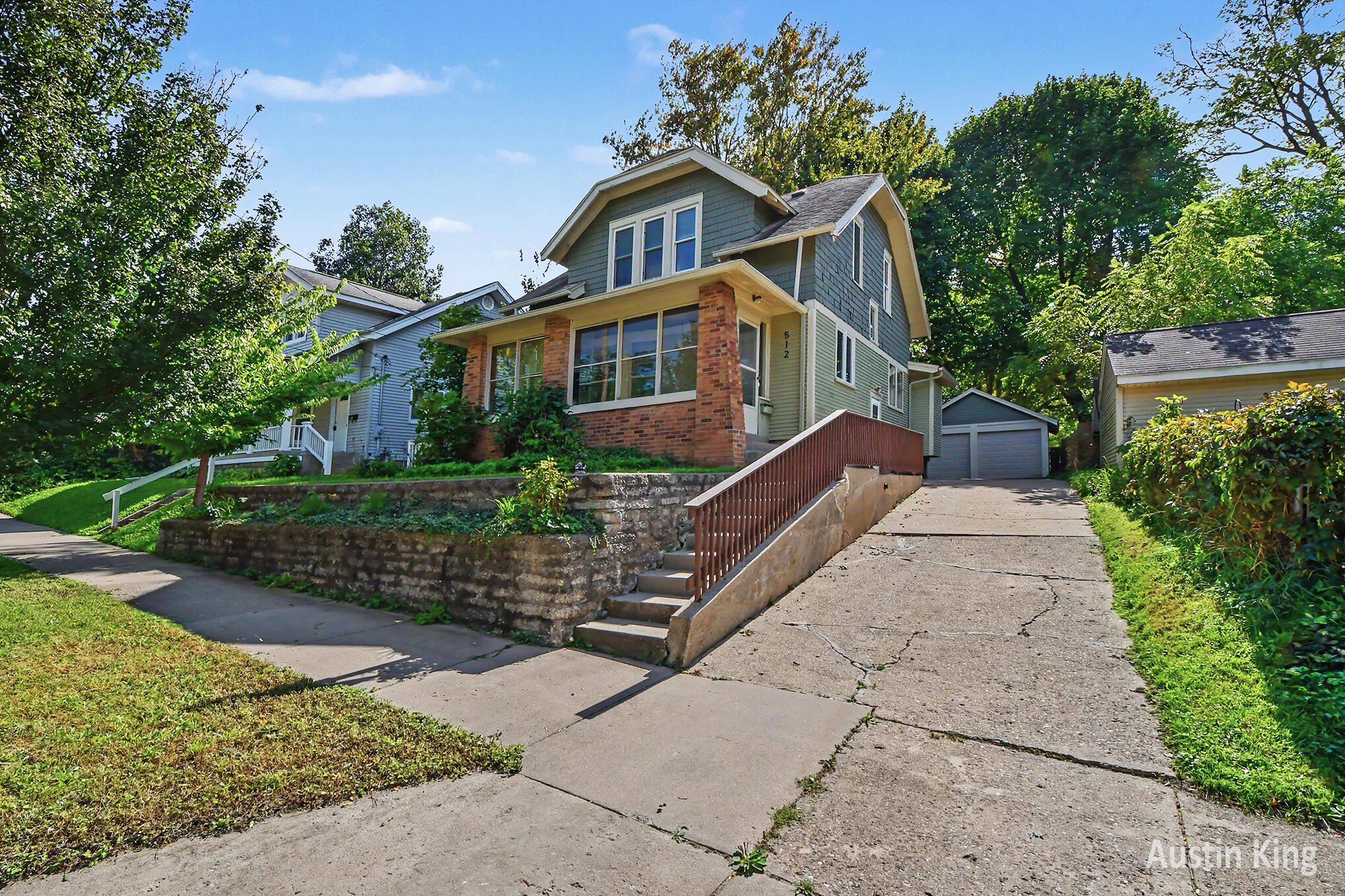 512 Curtis Street NE Grand Rapids MI 49505