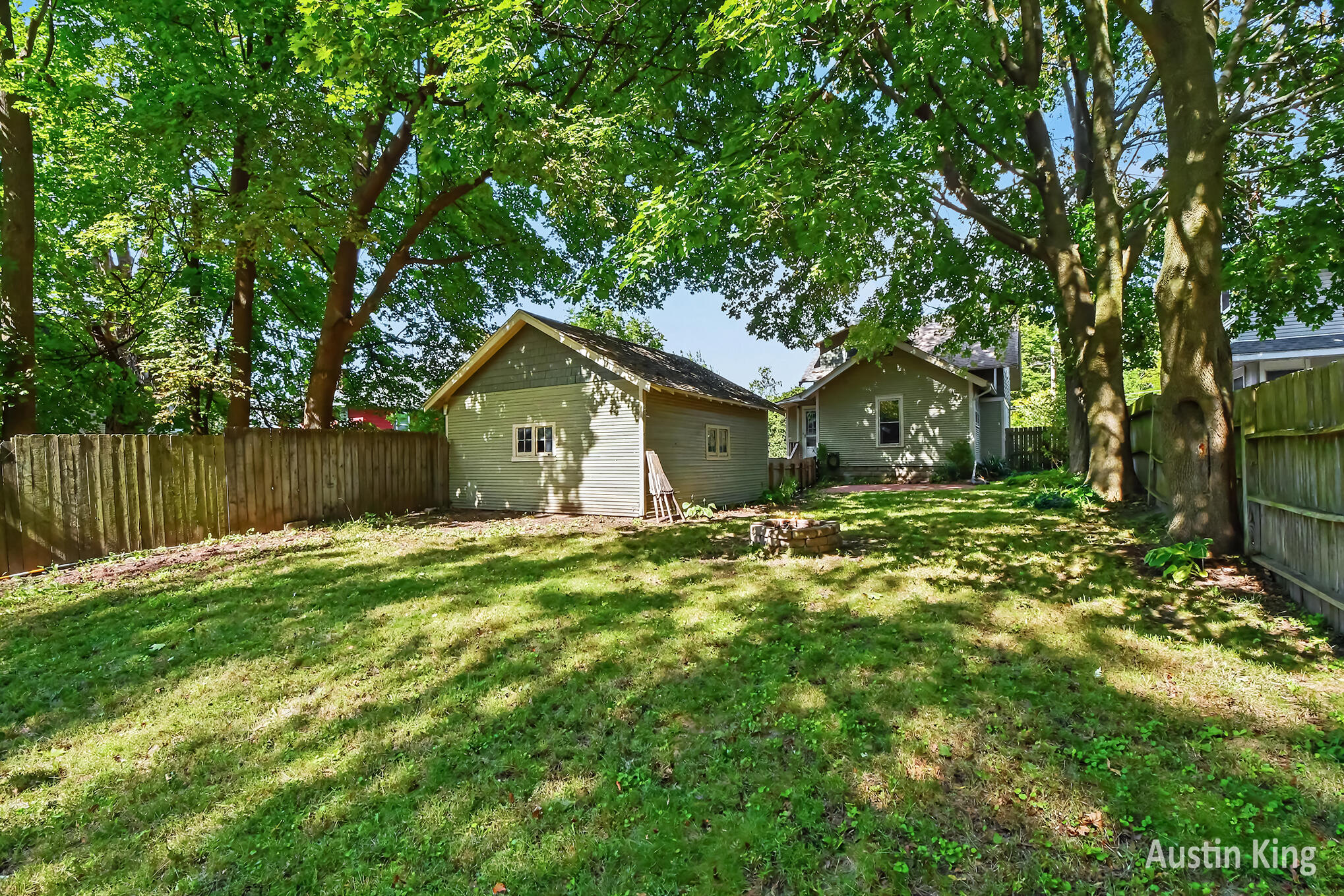 512 Curtis Street NE Grand Rapids MI 49505