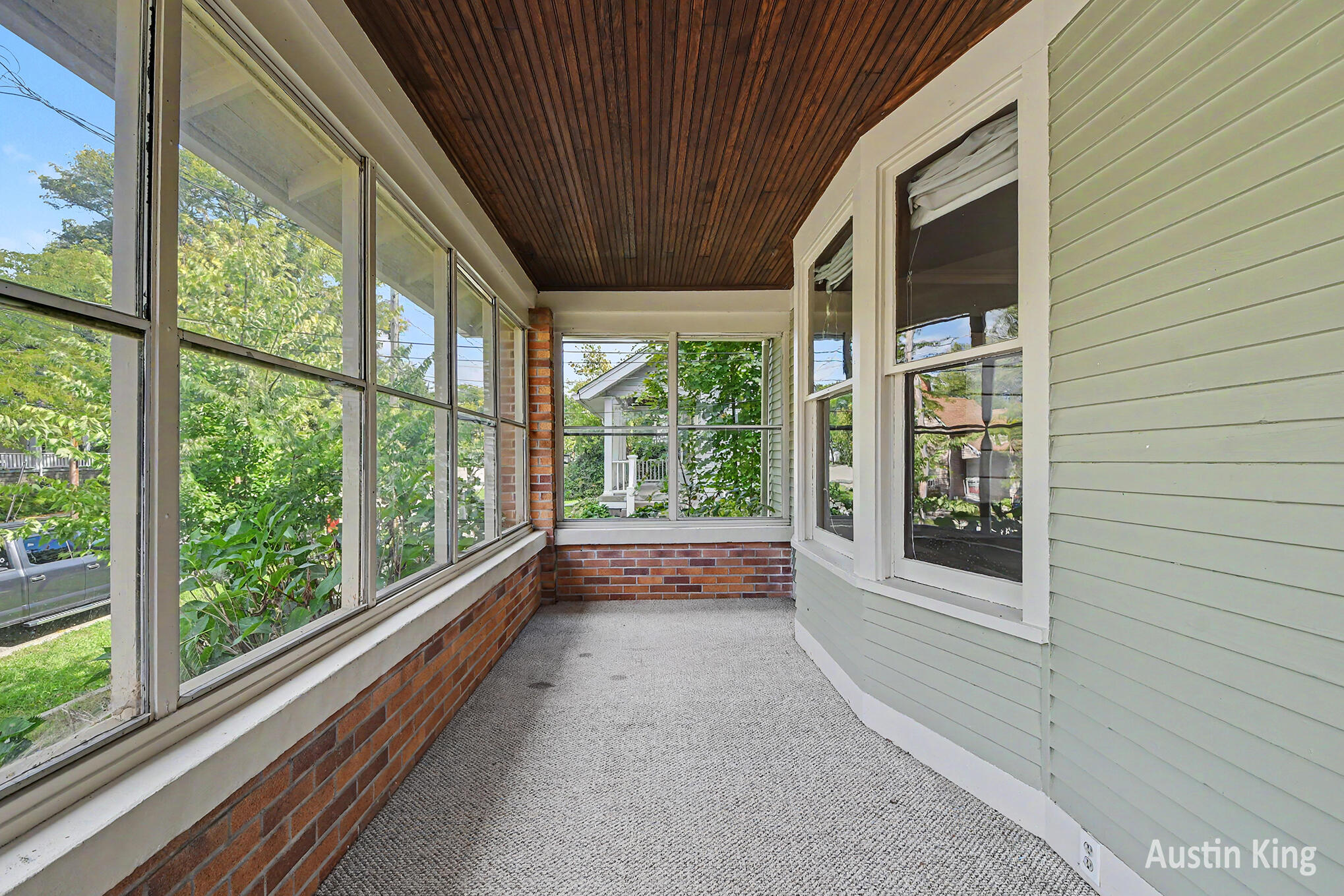 512 Curtis Street NE Grand Rapids MI 49505