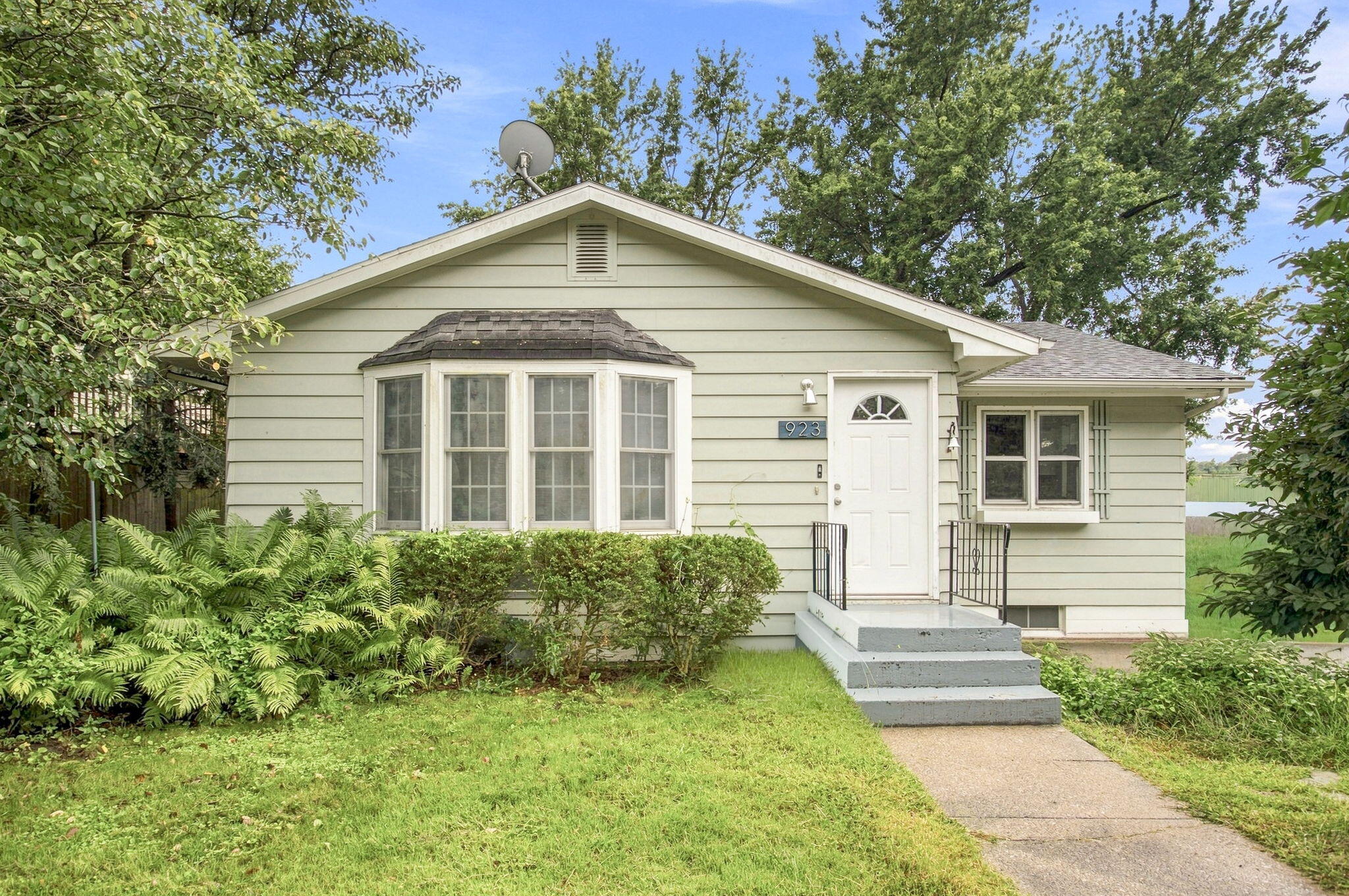 New Buffalo MI, 923 Bell Avenue