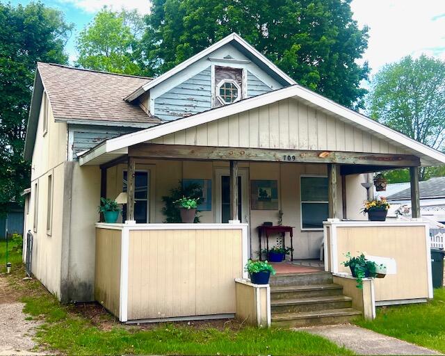 709 Oak Avenue Muskegon MI 49442